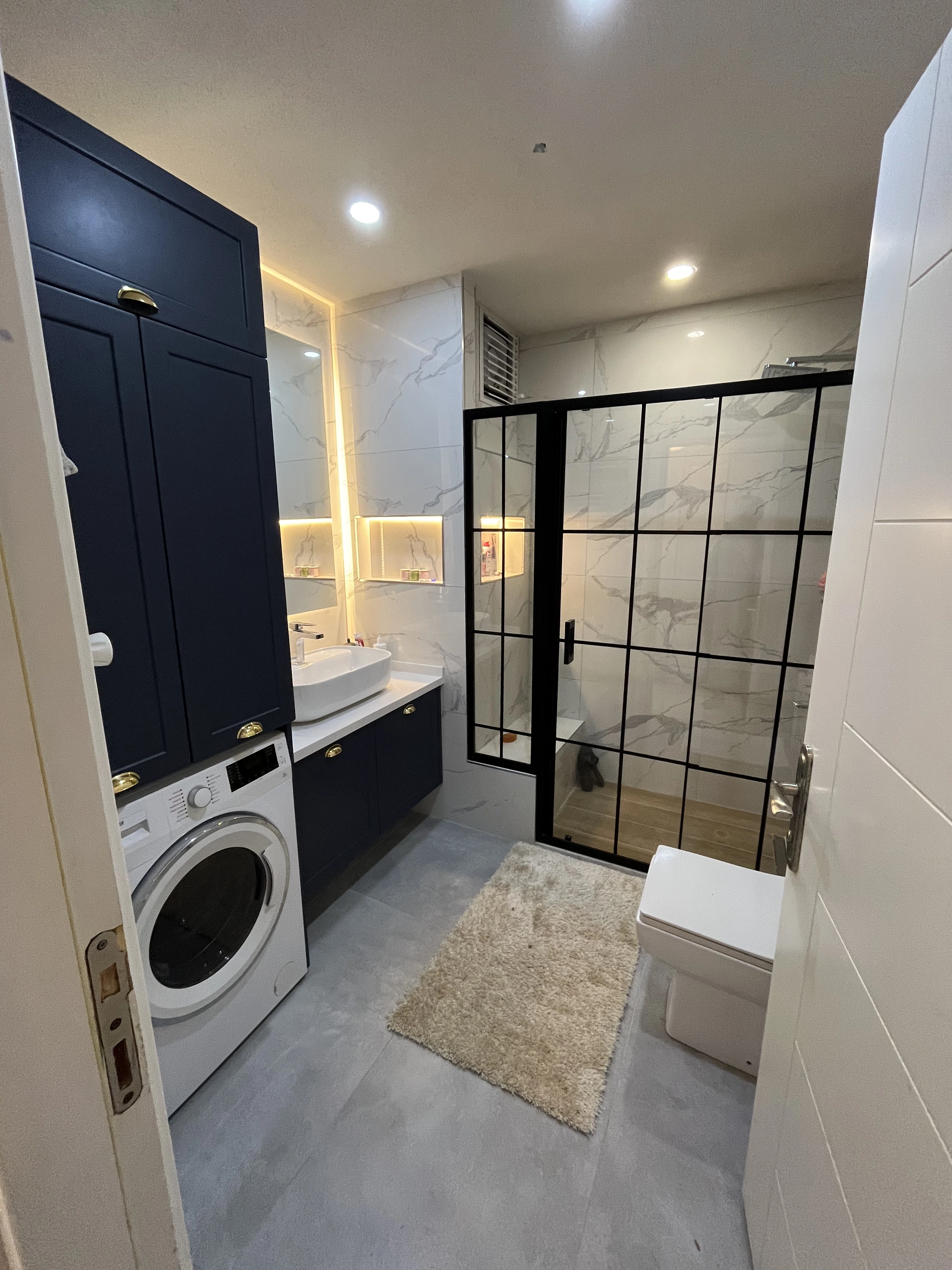 Neme Dayanıklı Banyo Dolapları